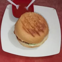Mama Baggna Chicken Burger